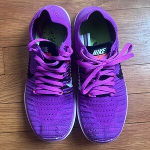 Nike free color purple size 7